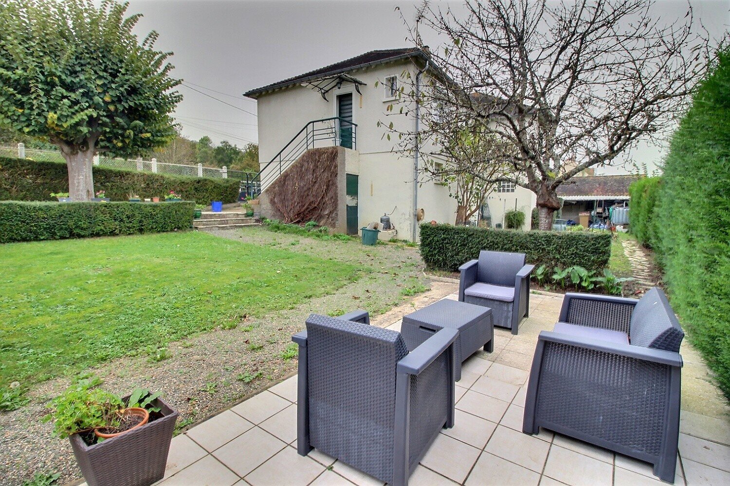 Casa de 4 dormitorios en Nogent-le-Roi, France No. 217222