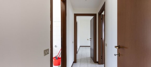 Apartamento de 3 dormitorios en Arosio, Italy No. 359712 11