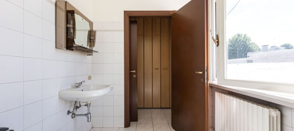 Apartamento de 3 dormitorios en Arosio, Italy No. 359712 31