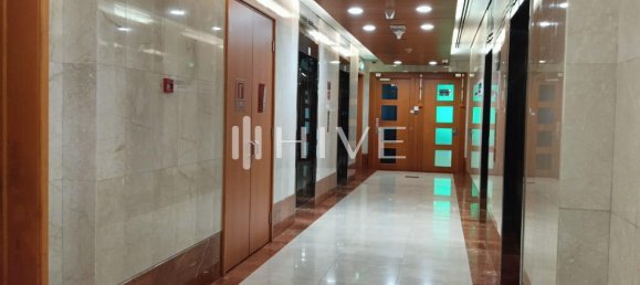 372.2m² Office in Sheikh Zayed Road, UAE No. 65734 2