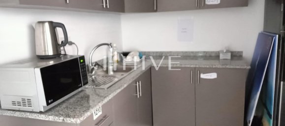 372.2m² Office in Sheikh Zayed Road, UAE No. 65734 9