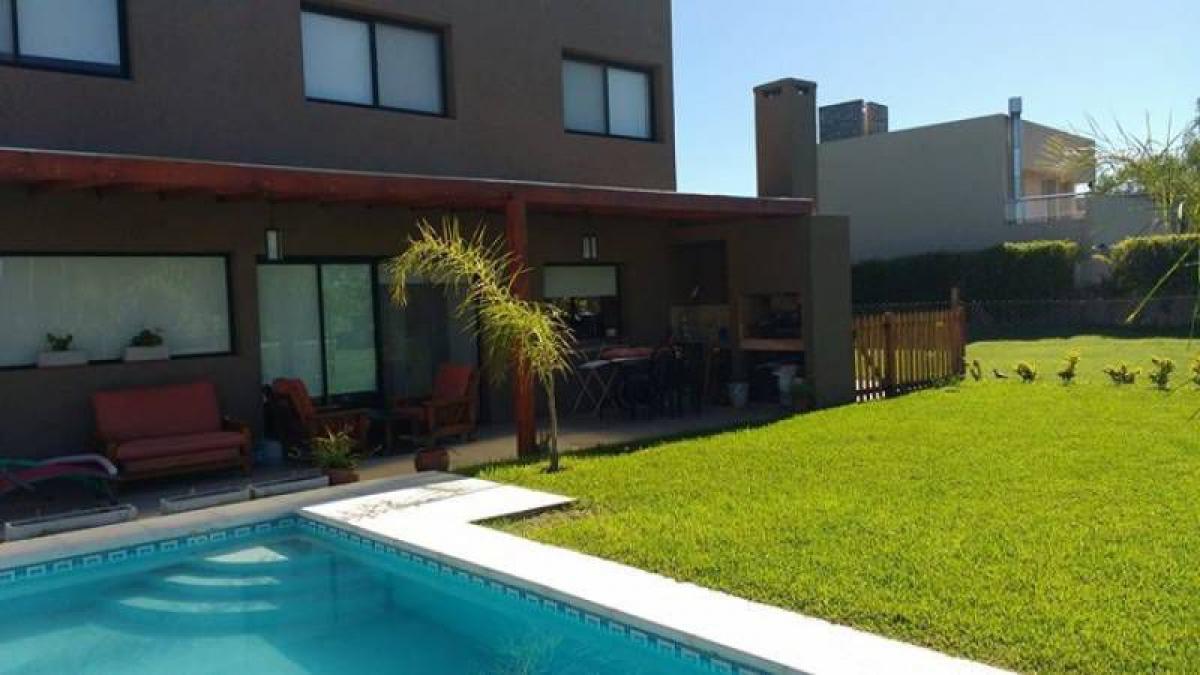4 bedrooms House in Pilar, Argentina No. 78195