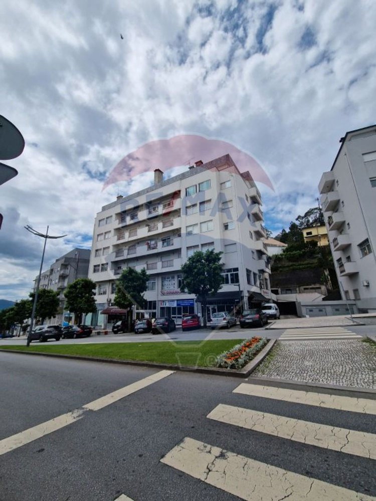 Офис 28м² в Lanhoso, Португалия № 37487