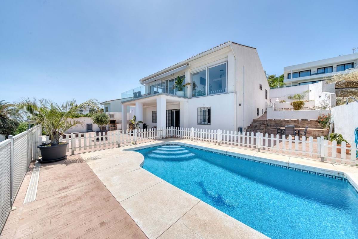 5 chambres Villa à Estepona, Spain No. 136702