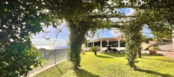 4 rooms Apartment in Pozzuoli, Italy No. 27036 8