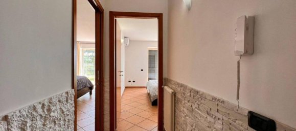 4 rooms Apartment in Pozzuoli, Italy No. 27036 17