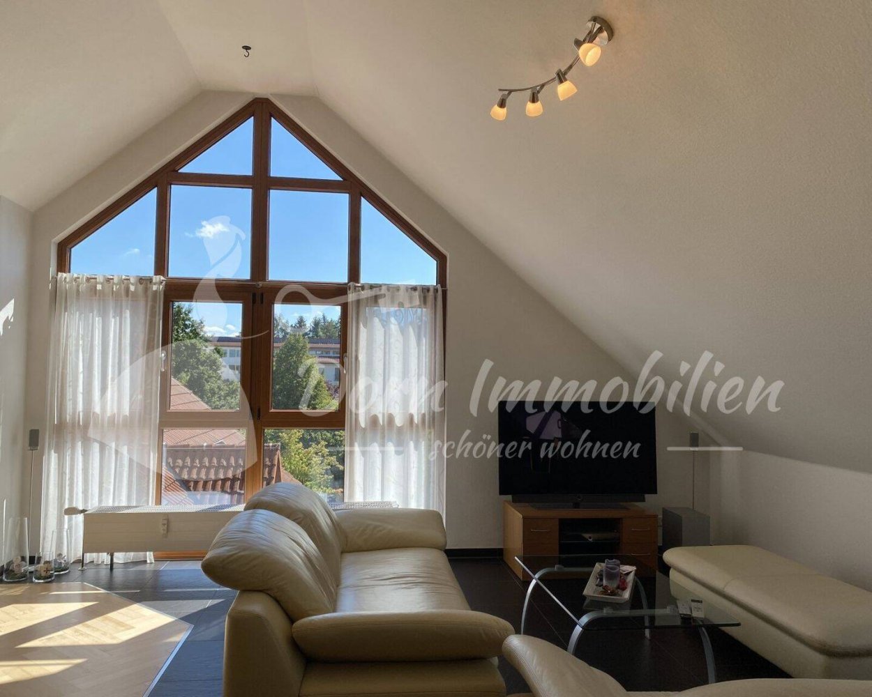 Дуплекс с 2 спальнями в Цвиккау, Германия № 370126