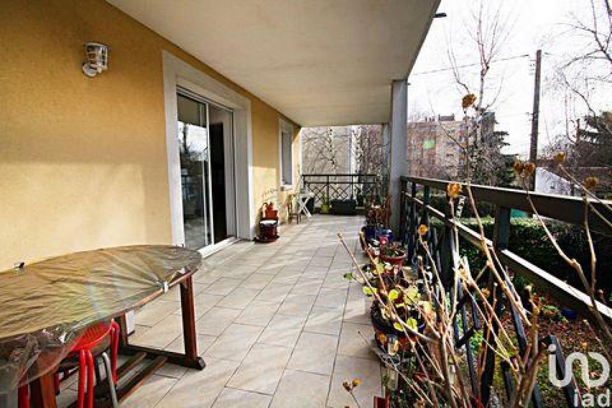 شقة 3 غرف نوم  في Bondy, France رقم 28860