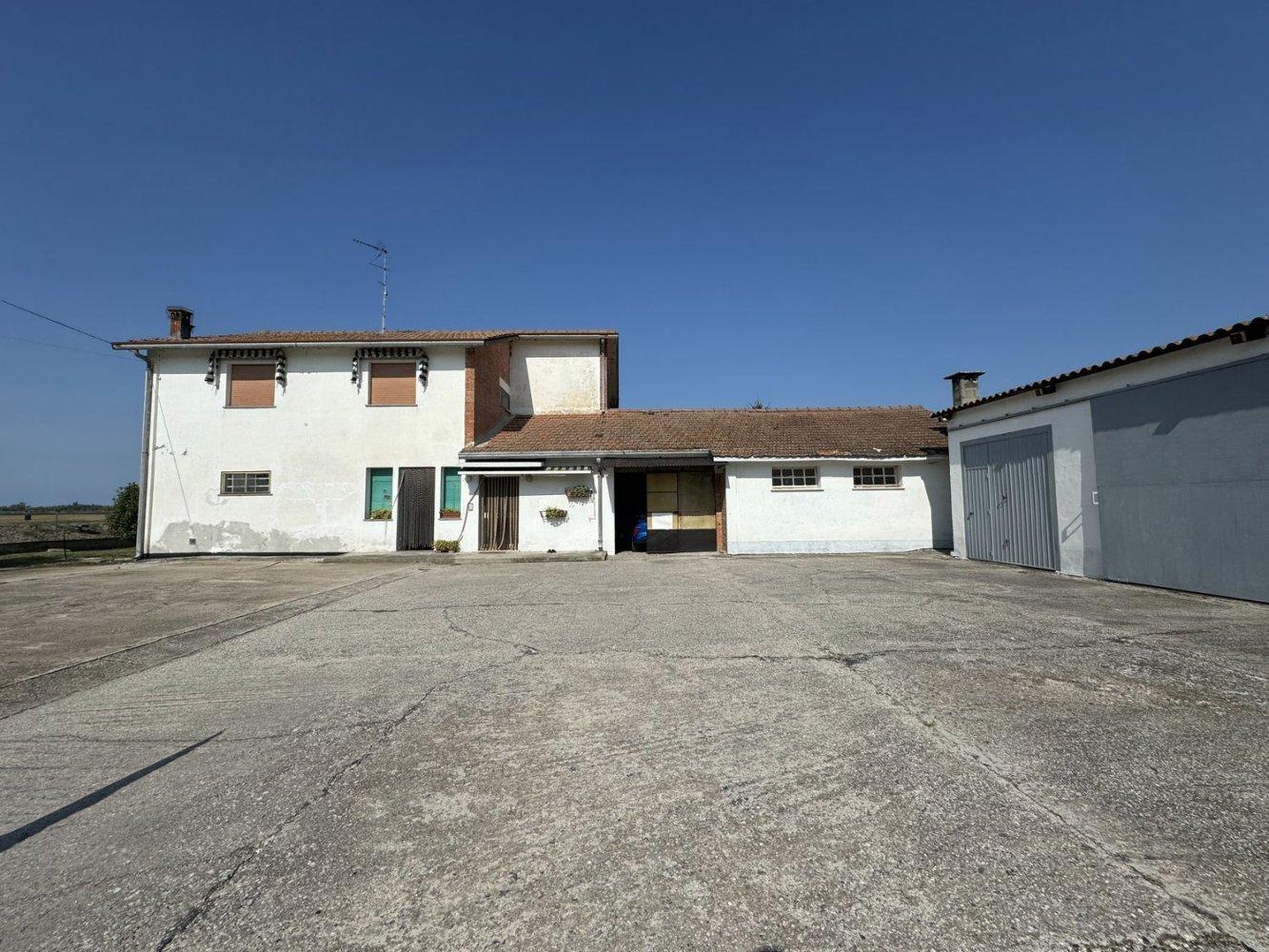 6 rooms Villa in Porto Tolle, Italy No. 286774