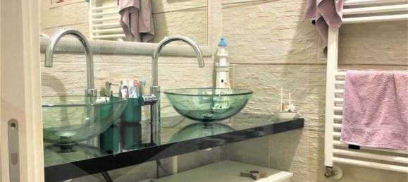 Квартира с 2 комнатами в Казамассима, Италия № 24794 20