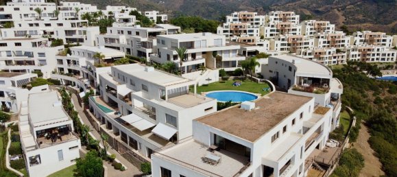 3 bedrooms Penthouse in Marbella, Spain No. 131084 2
