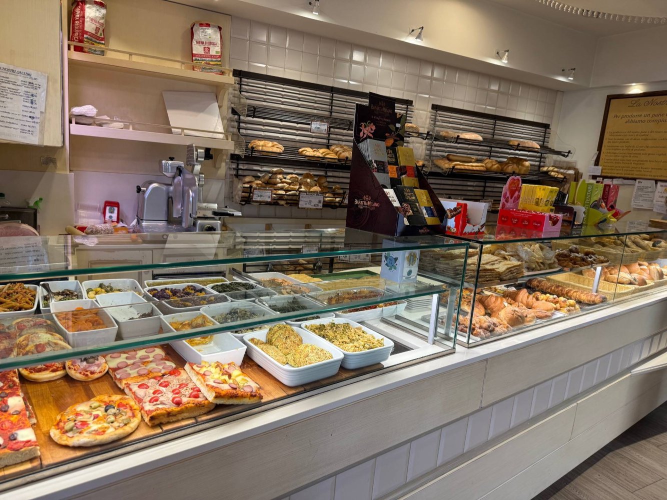 1 room Commercial property in Verona, Italy No. 202655