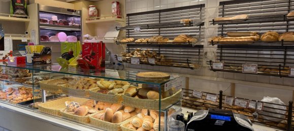 1 room Commercial property in Verona, Italy No. 202655 2