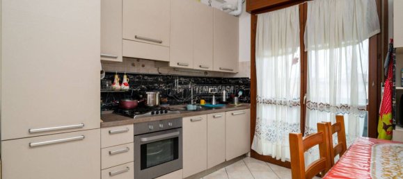 2 Schlafzimmer Wohnung in Marano sul Panaro, Italy, Nr. 115933 2