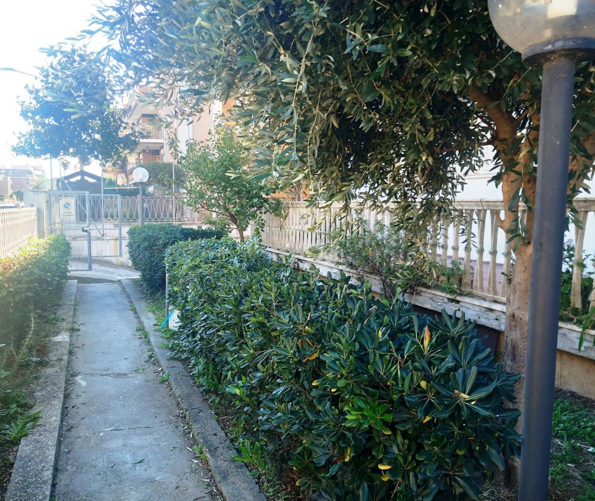 Apartamento de 2 divisões em Pomezia, Italy N.º 228026