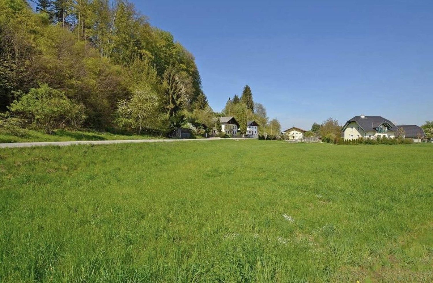  Land in Mattighofen, Austria No. 133536