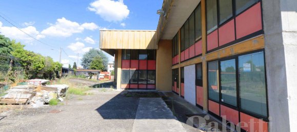 Склад с 1 комнатой в Лонате Поццоло, Италия № 297955 11