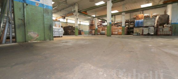 Склад с 1 комнатой в Лонате Поццоло, Италия № 297955 4