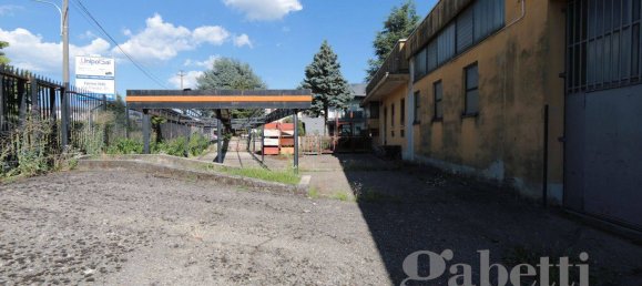 Склад с 1 комнатой в Лонате Поццоло, Италия № 297955 14