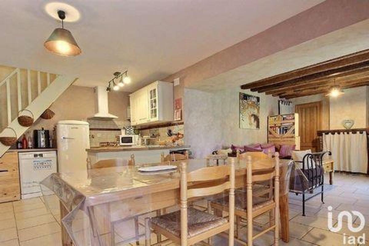 3 bedrooms House in Angerville, France No. 10295