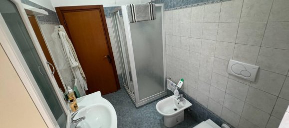 Apartamento de 6 habitaciónes en Porto San Giorgio, Italy No. 4753 12
