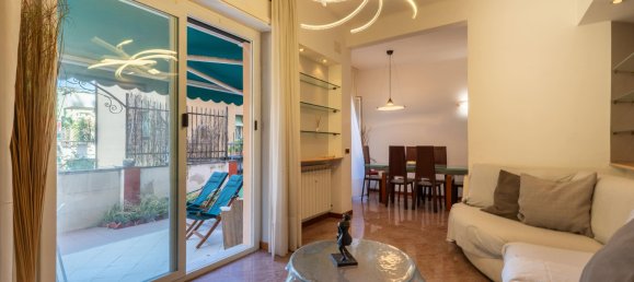 2 bedrooms Apartment in Genoa, Italy No. 328164 2