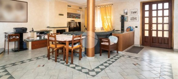 3 bedrooms House in Piossasco, Italy No. 287103 4