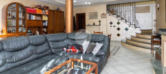 3 bedrooms House in Piossasco, Italy No. 287103 6