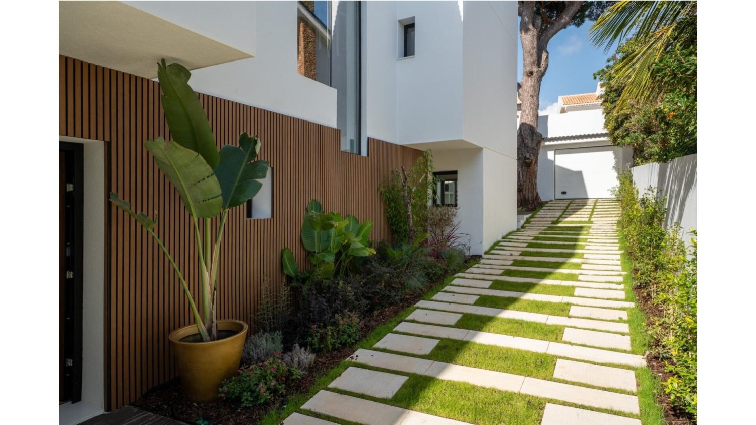 4 bedrooms Villa in Cascais, Portugal No. 104113