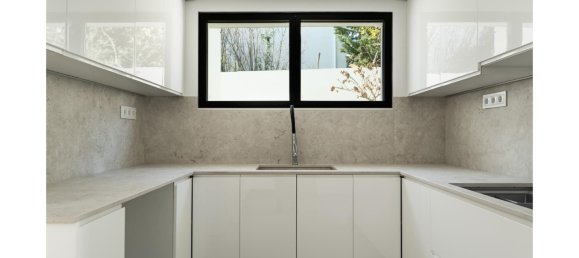 4 bedrooms Villa in Cascais, Portugal No. 104113 32