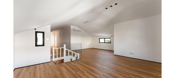 4 bedrooms Villa in Cascais, Portugal No. 104113 11