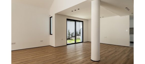 4 bedrooms Villa in Cascais, Portugal No. 104113 12