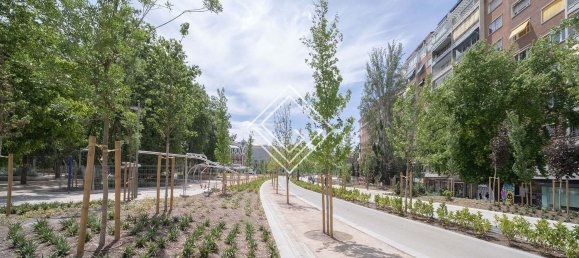 4 bedrooms Apartment in Madrid, Spain No. 152846 10