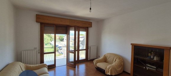 2 bedrooms Apartment in Udine, Italy No. 380507 4