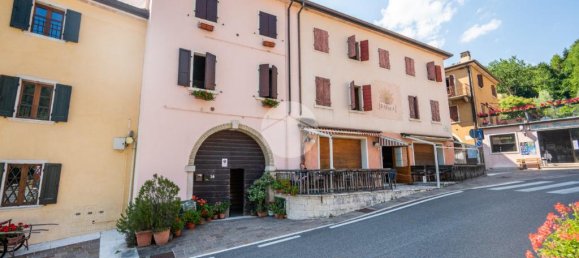 7 bedrooms House in Ferrara di Monte Baldo, Italy No. 377668 4