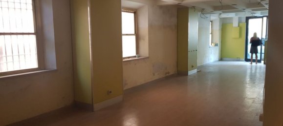 240m² Warehouse in Lucca, Italy No. 211528 6