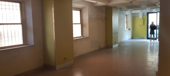 240m² Warehouse in Lucca, Italy No. 211528 5