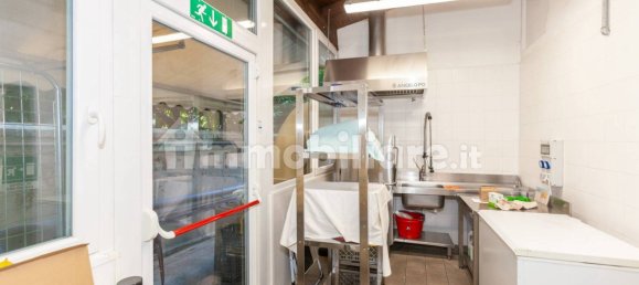 Villa de 4 dormitorios en Gerenzano, Italy No. 354266 45