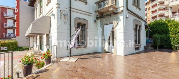 Villa de 4 dormitorios en Gerenzano, Italy No. 354266 16