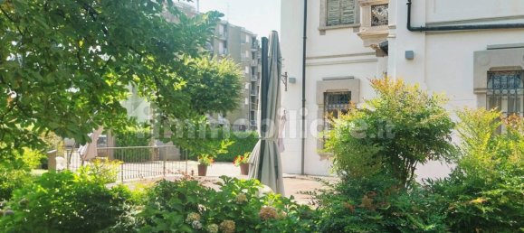 Villa de 4 dormitorios en Gerenzano, Italy No. 354266 6