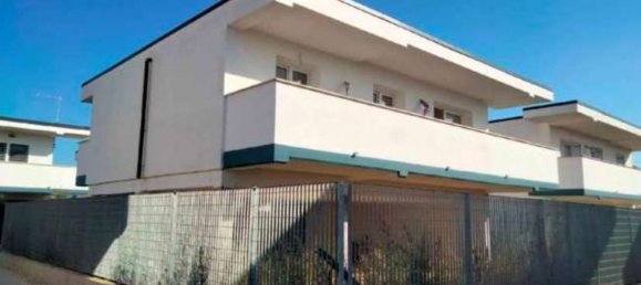 Apartamento de 4 habitaciónes en Fiumicino, Italy No. 17003 4