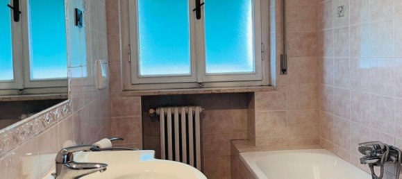 4 rooms Apartment in Livorno, Italy No. 111580 32