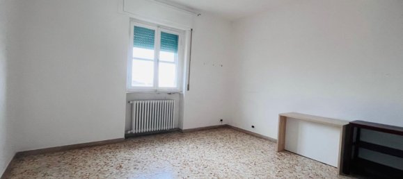 4 rooms Apartment in Livorno, Italy No. 111580 29