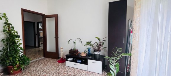 4 rooms Apartment in Livorno, Italy No. 111580 8