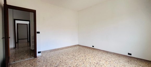 4 rooms Apartment in Livorno, Italy No. 111580 26