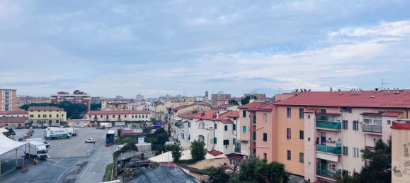 4 rooms Apartment in Livorno, Italy No. 111580 2