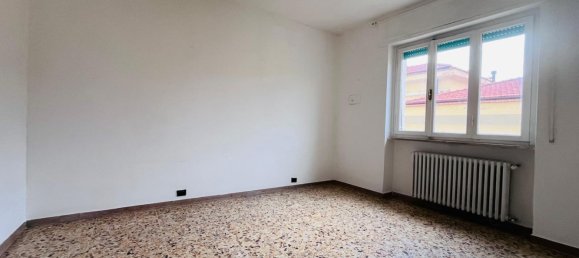 4 rooms Apartment in Livorno, Italy No. 111580 25