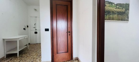 4 rooms Apartment in Livorno, Italy No. 111580 37