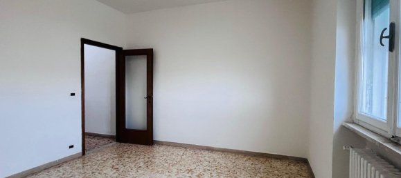 4 rooms Apartment in Livorno, Italy No. 111580 30