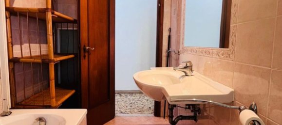 4 rooms Apartment in Livorno, Italy No. 111580 34